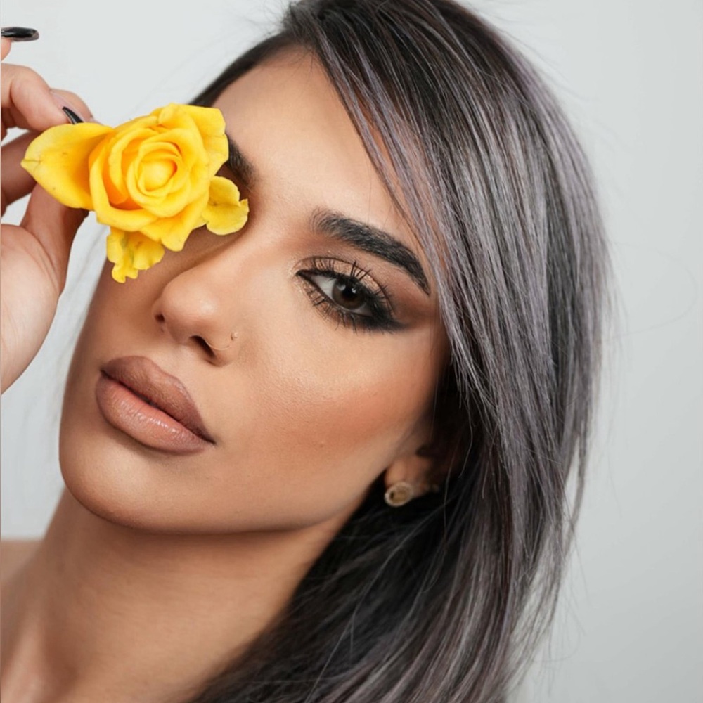 Yellow Rose brown eye color